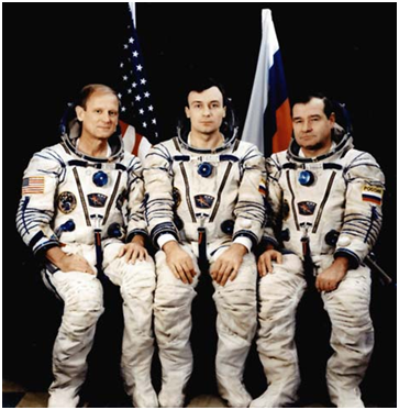 Норман Тагард, Владимир Дежуров и Геннадий Стрекалов, экипаж «Союз ТМ-21».