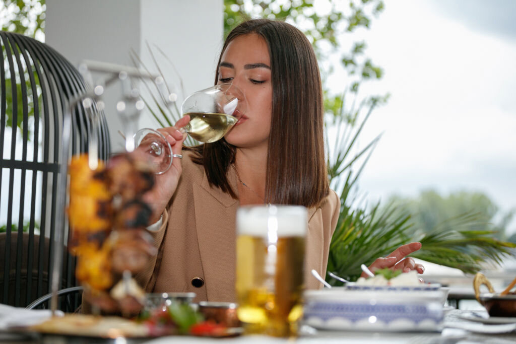 Моя подруга Ксения. Обед в ресторане