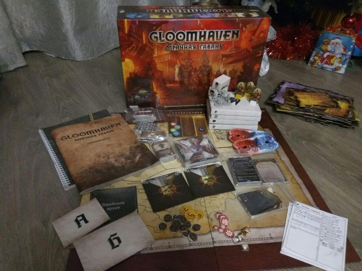 На фотографии лишь малая часть содержимого коробки. 