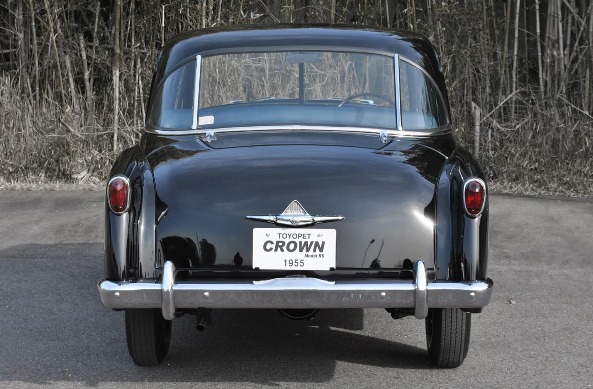 Чем то напоминает 412 Москвич, не правда-ли