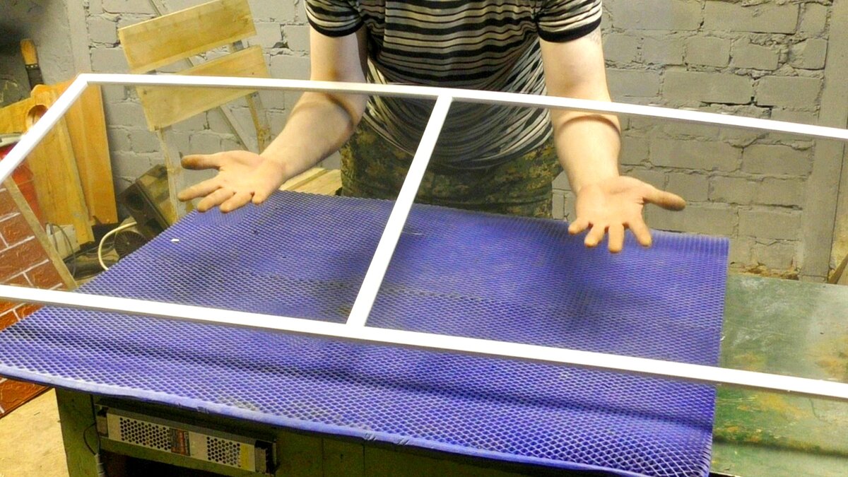 Изготовление москитной сетки из кабель канала 85 фото