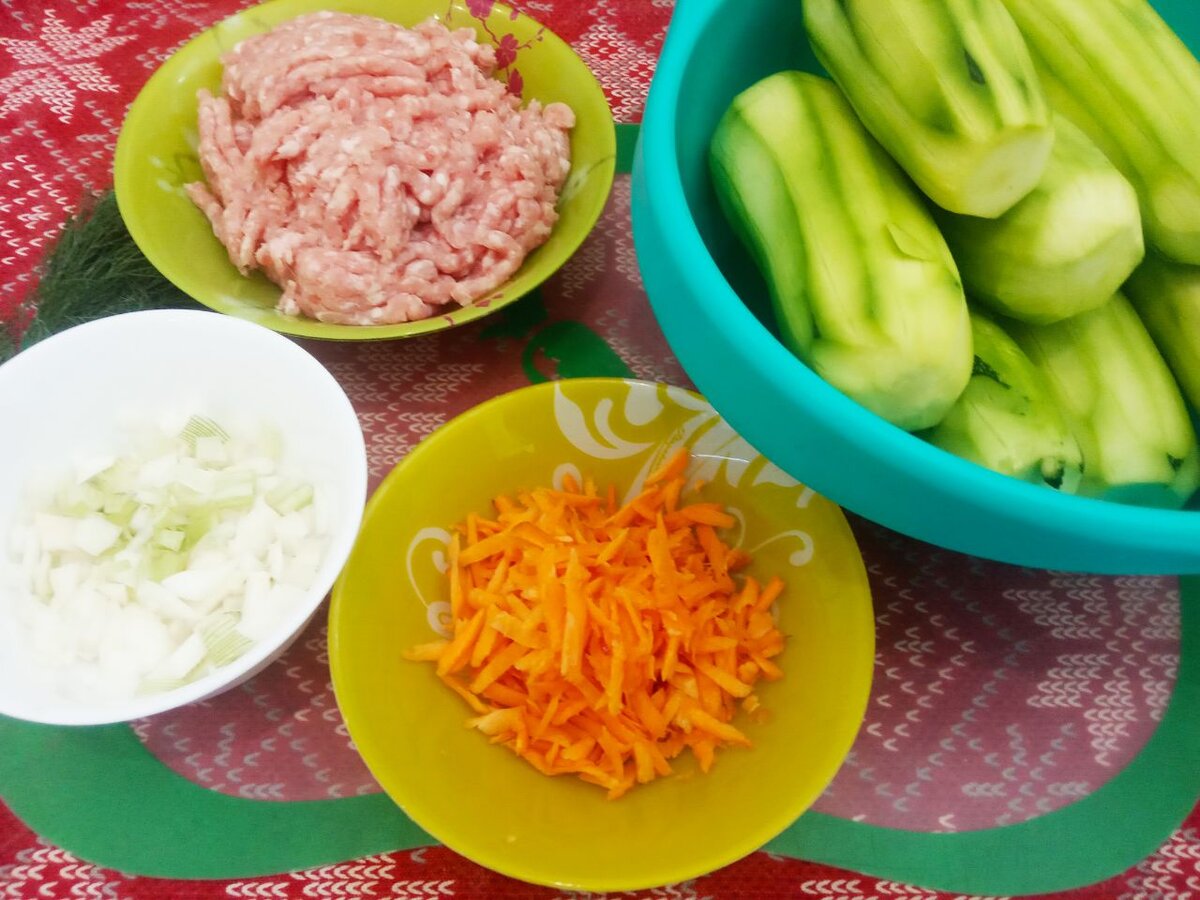 Ингредиенты для приготовления фаршированных кабачков