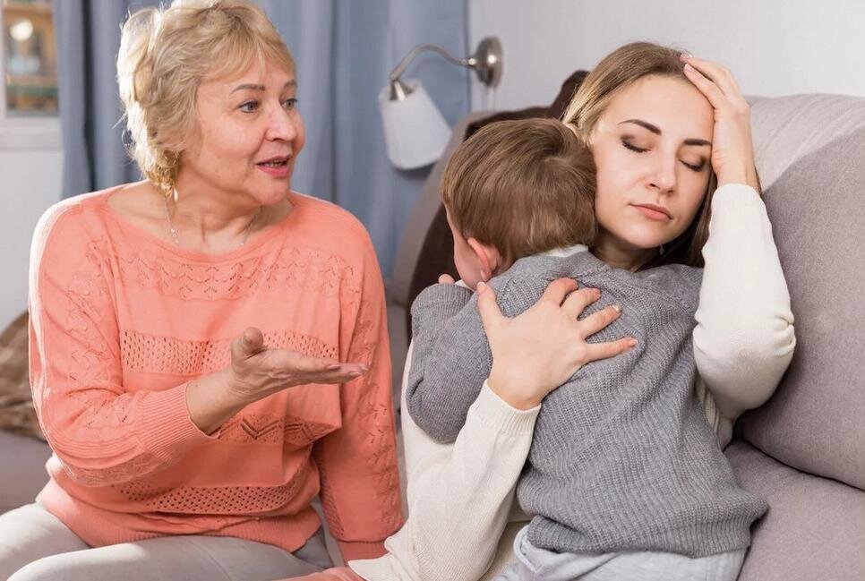 Только Валентина Викторовна, часто заезжала в гости, справлялась о здоровье внука.