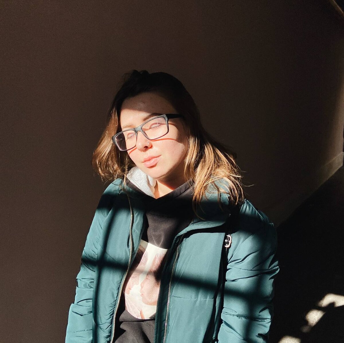 Мои старые очки, отправившиеся на дачный покой.