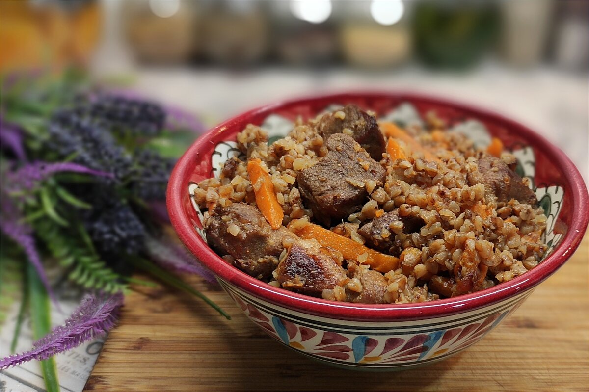 Гречка по купечески. Гречка со свининой. Гречка по-купечески с овощами. Гречка с мясом по купечески. Гречка с бананом.