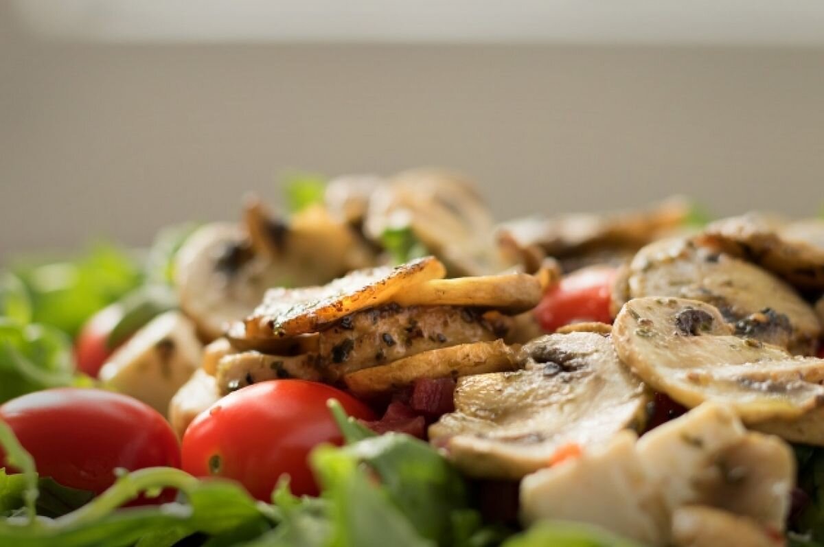    Диетолог рассказала, при каких заболеваниях нельзя есть грибы