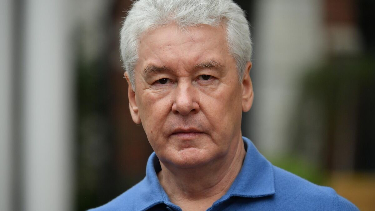    Мэр Москвы Сергей Собянин во время осмотра хода реализации проекта реновации промзоны Братцево в Москве© РИА Новости / Рамиль Ситдиков