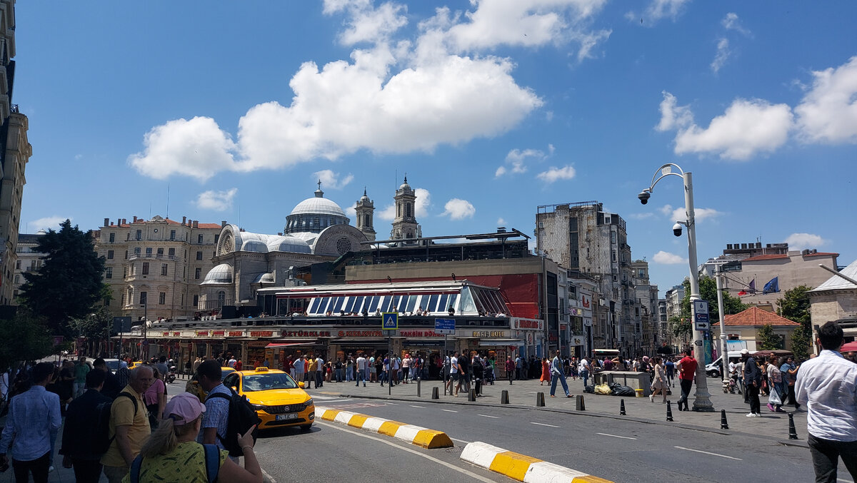 У площади Таксим. Фото моё.