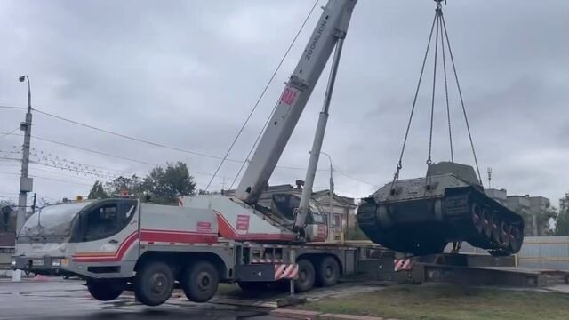    Ремонт танка-памятника Цитата из видео