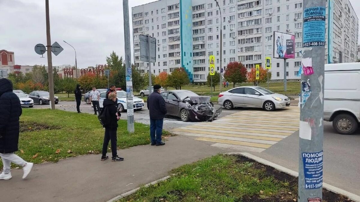     В результате ДТП в Набережных Челнах пострадали два человека. Об этом сообщают местные жители в региональном сообществе «Набережные Челны Life».