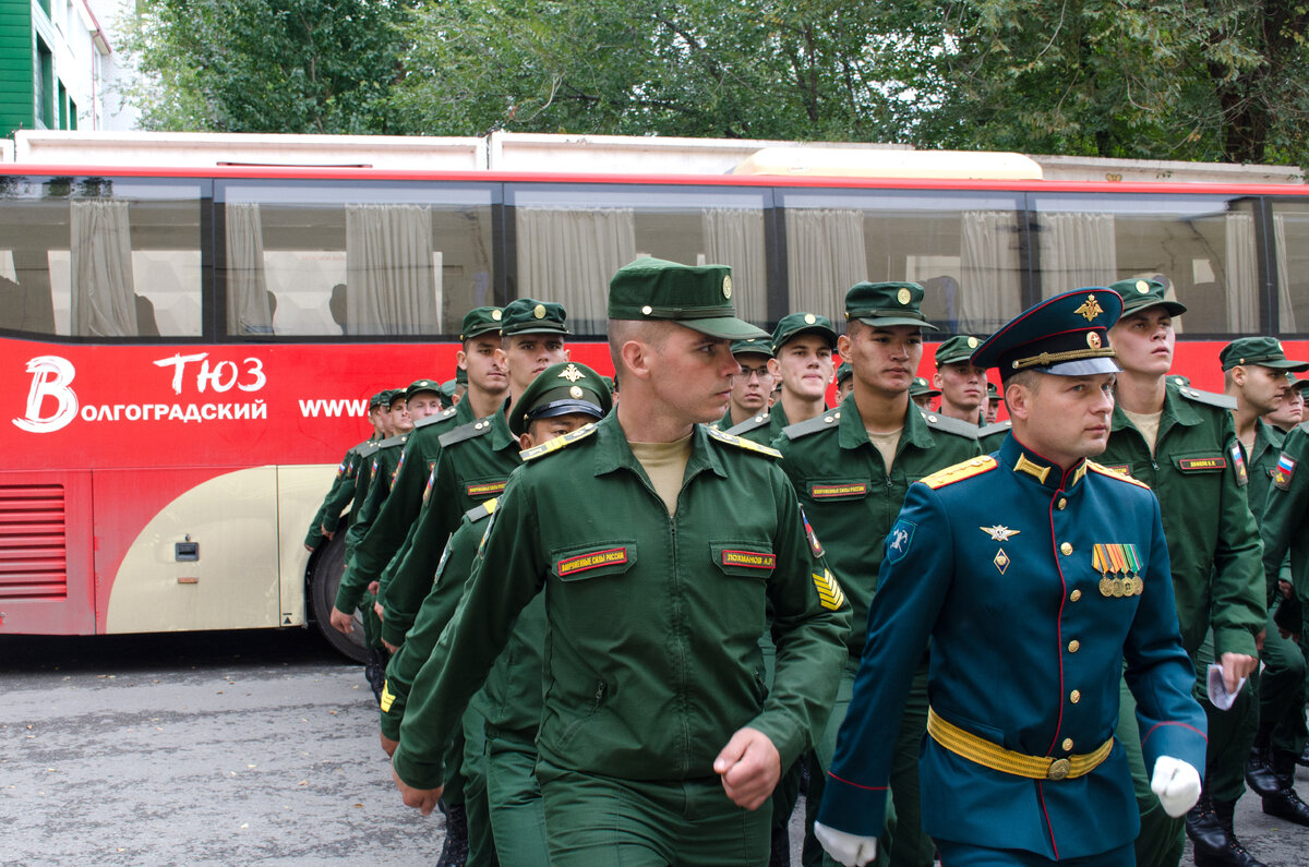 Артисты Волгоградского ТЮЗа выступили перед военнослужащими | Волгоградский  ТЮЗ | Дзен