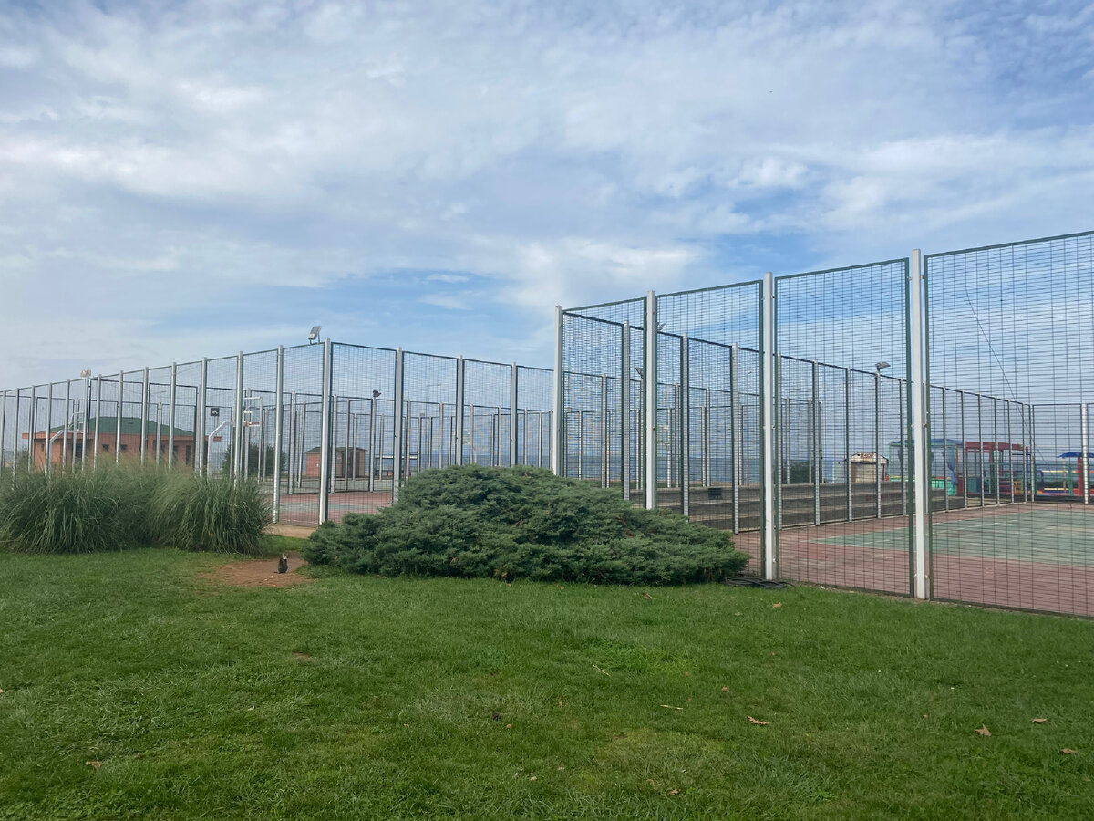 Спортивные площадки