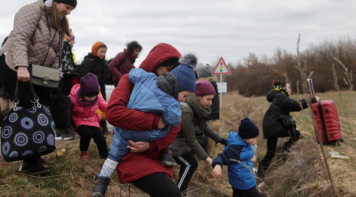 «Даём им суп»: Болгария решает, чем кормить беженцев с Украины