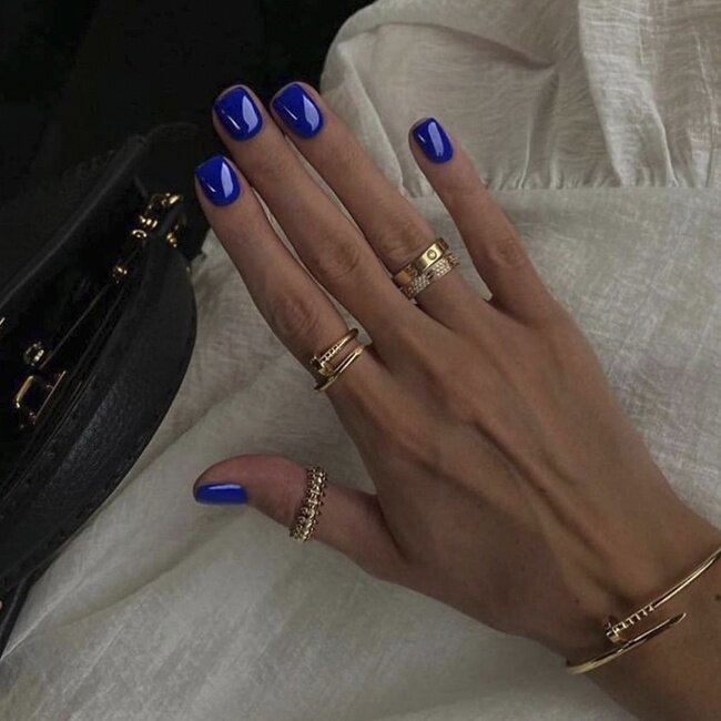     Идеи новогоднего маникюра. Фото: @trendycatalogue