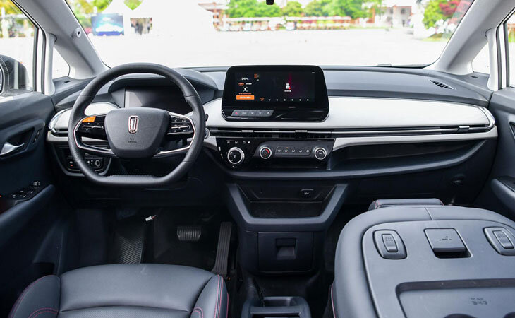 Интерьер FAW Bestune NAT. Сложенное переднее сиденье. Фото: autohome.com.cn