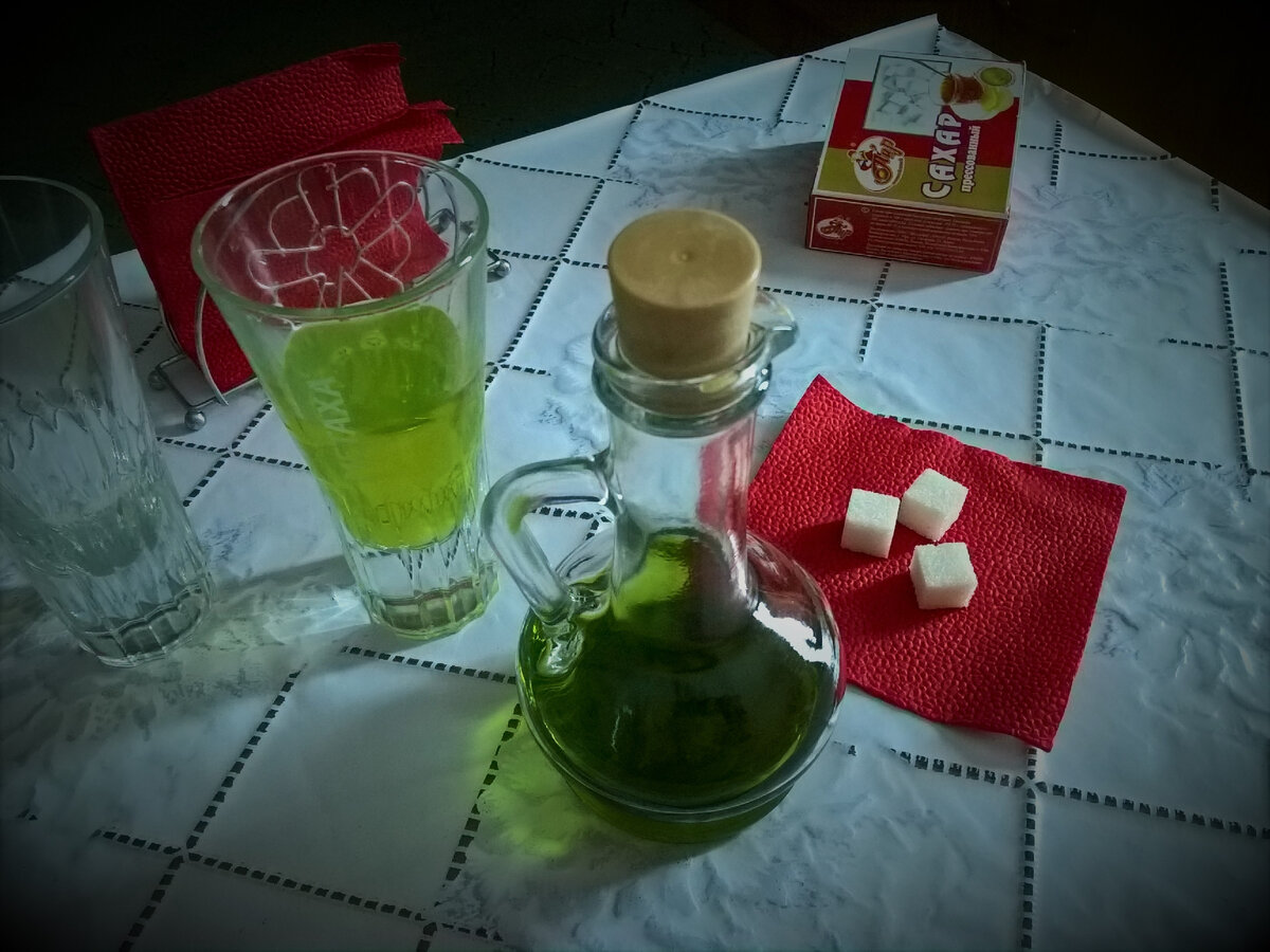 Вариант сервировки готового абсента