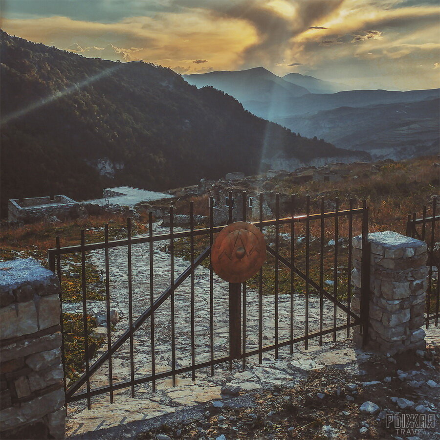 Ворота Города стражников. Фото автора