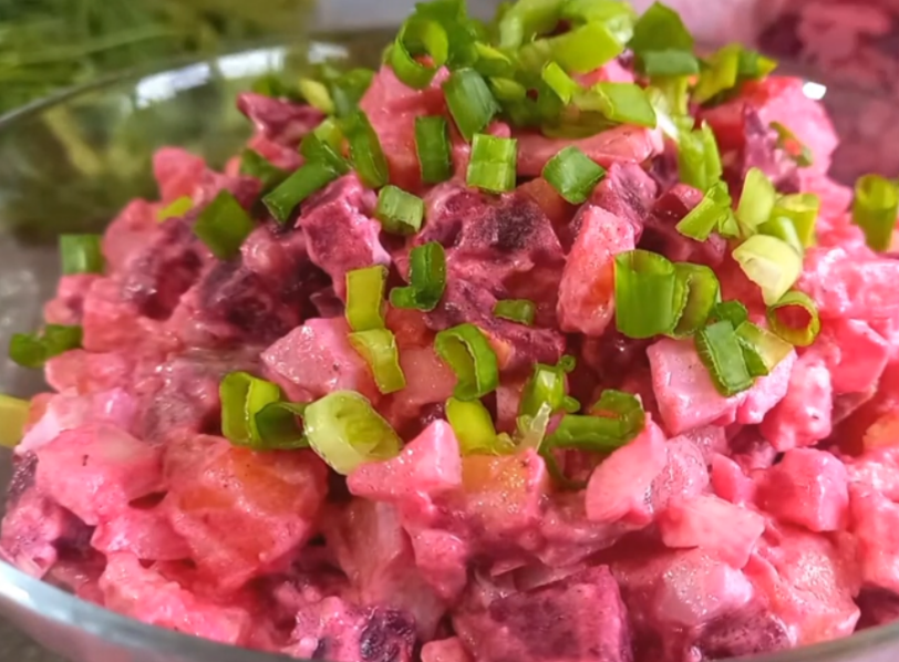 Салат из маринованной запеченной свеклы с фетой