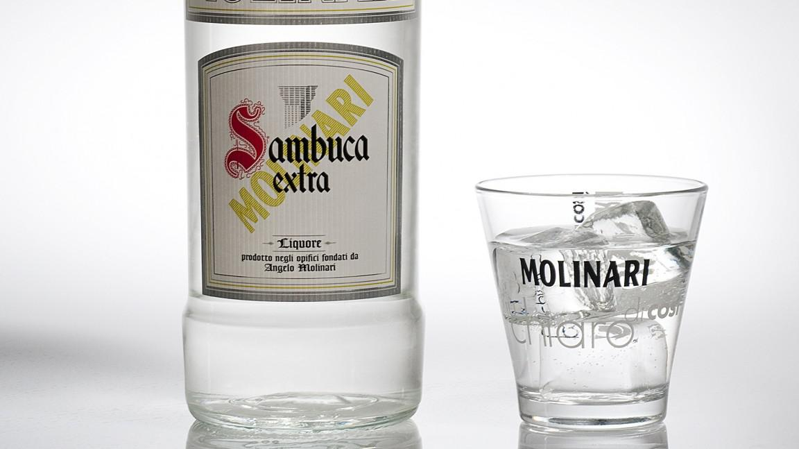 Самбука фулл. Molinari Sambuca Extra. Ликер самбука Молинари. Самбука Молинари фото. Алкогольный напиток Молинари
