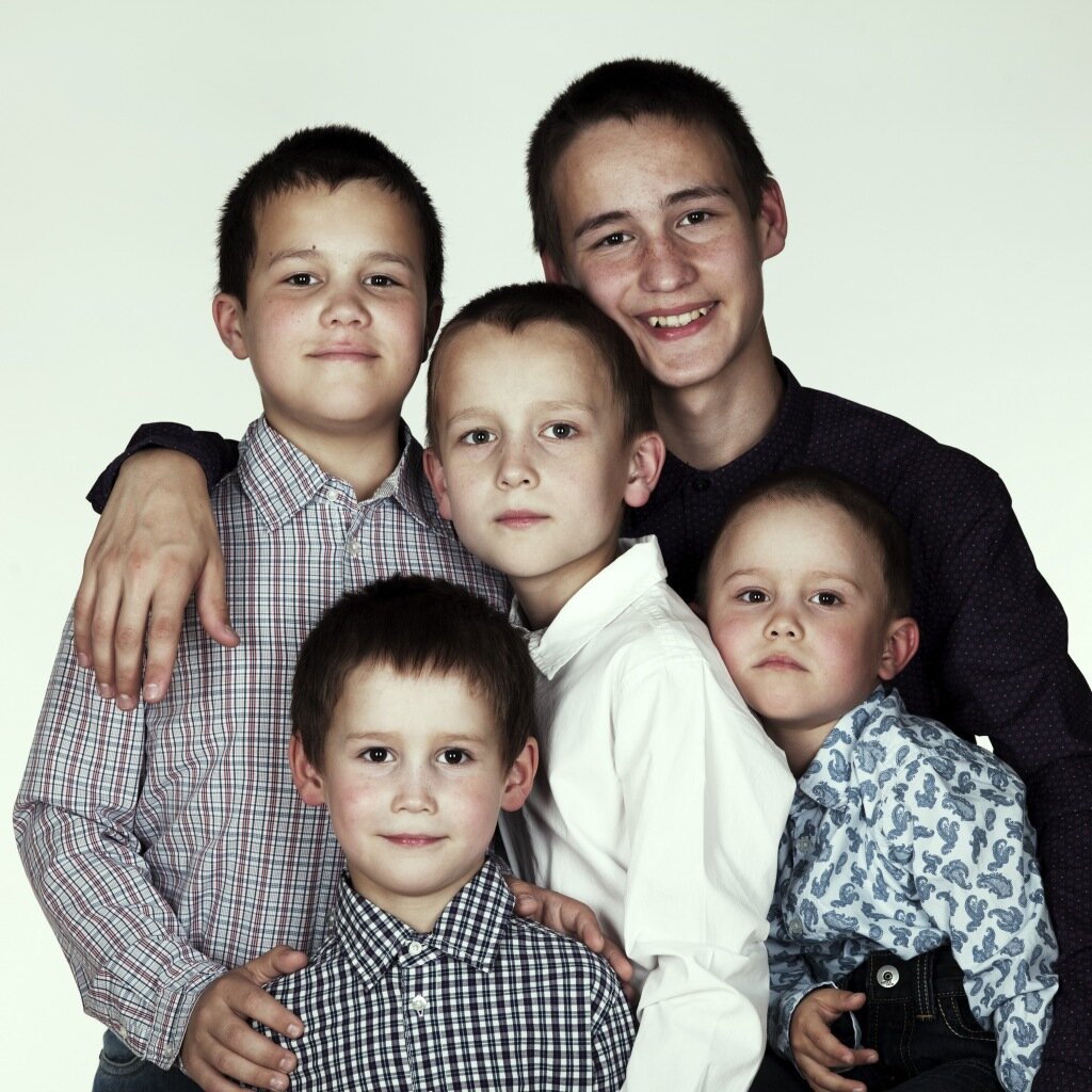 Бил акселболт. Альфи паттен и шантель. Пап 15. Альфи паттен самый молодой отец. Самый молодой отец.