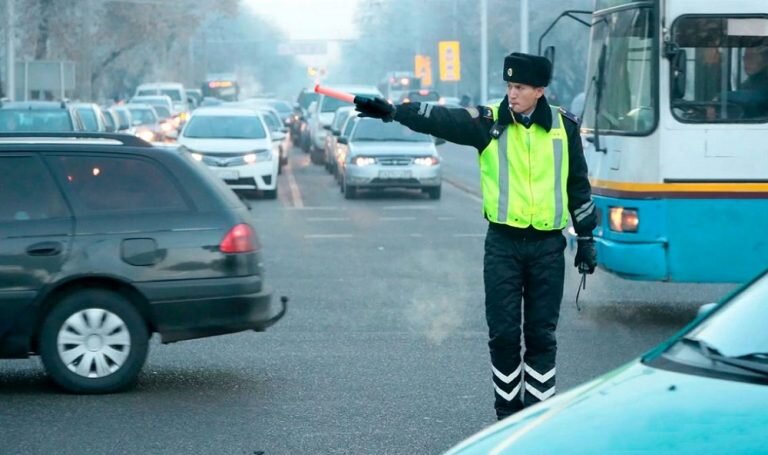 Регулировщик вместо светофора