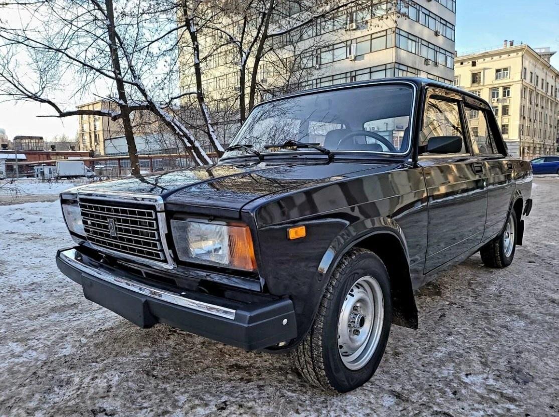 В оформлении передка есть явно мерседесовские нотки. 