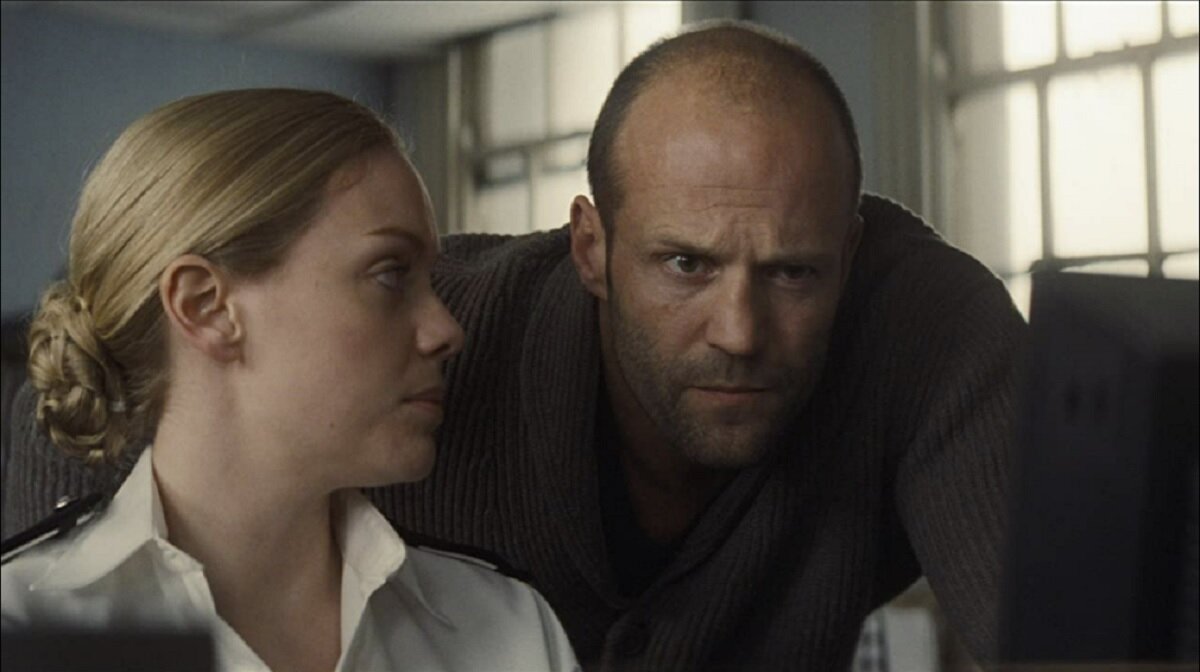 - Хм... А кто такой, этот Сергей Безруков, и за что он забанил меня во "В контакте"? 