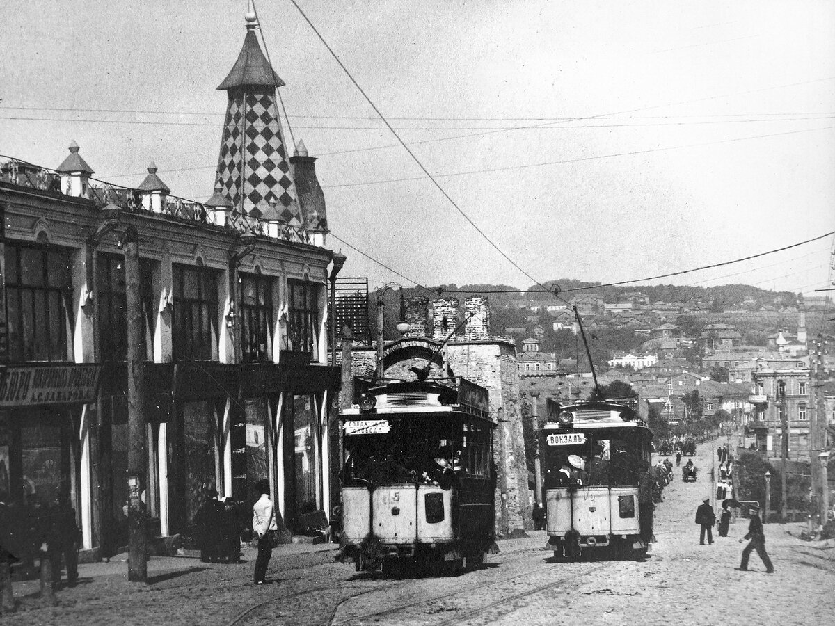 Трамвай на Троицком шоссе. 1910-е гг.