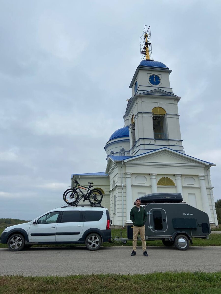 Виктор Каверин в дороге с кемпером