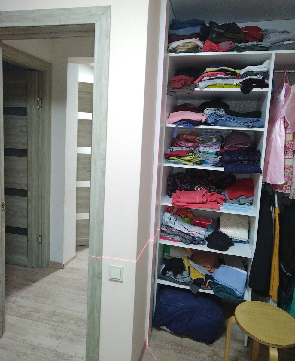 Подгонка встроенной мебели под неровную стену | Мастерская ...