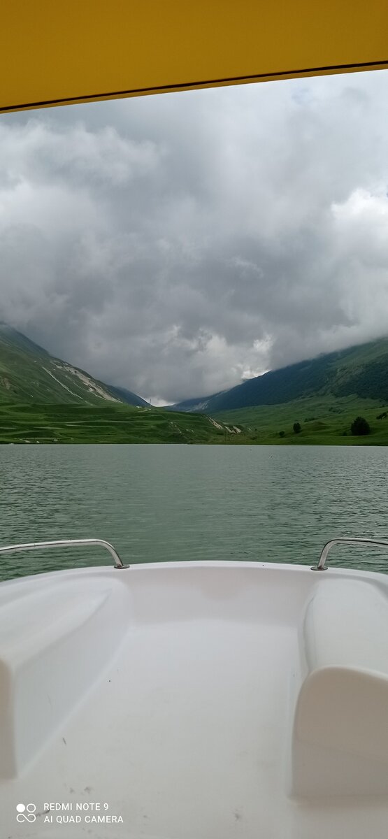 На катамаране по озеру