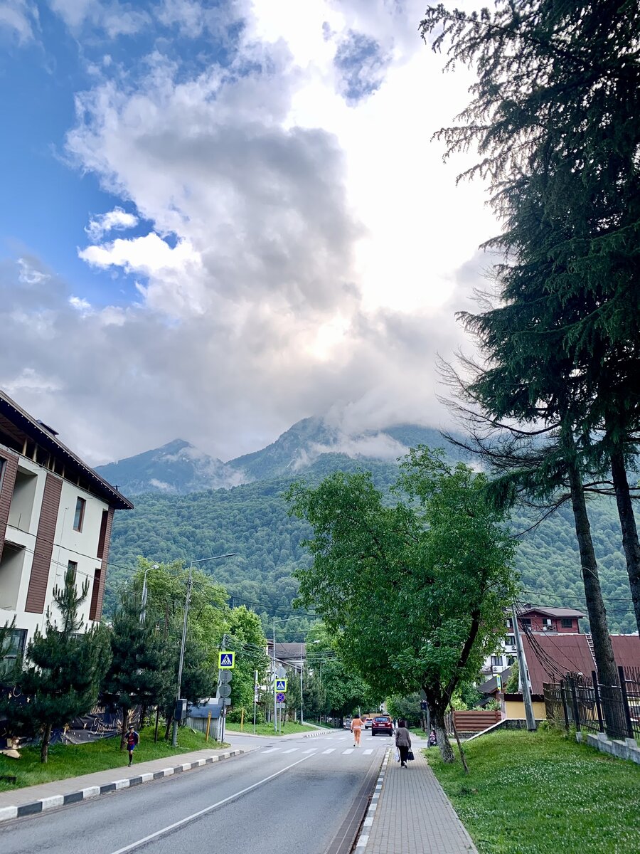 Красивое место для привлечения внимания. Спустя много лет грустного прощания с этим местом, я решила переехать, чтобы уже больше не прощаться (ну, по-крайней мере ближайшее время)