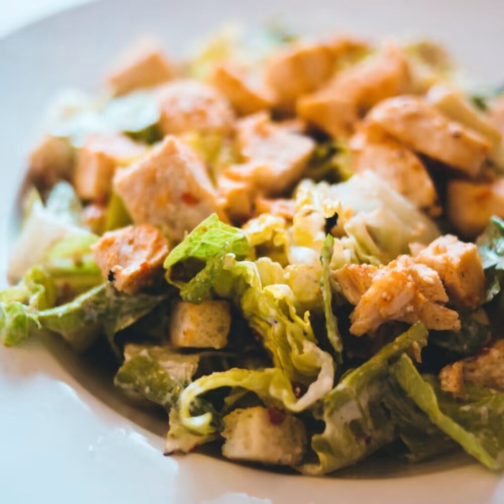 Салат из капусты с курицей