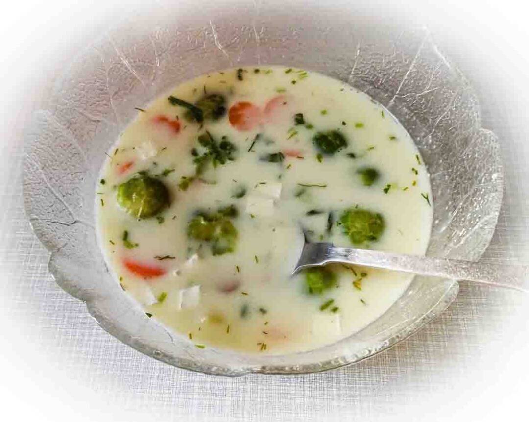 76 быстрый. Замороженный суп. Замороженные овощи для супа. Сырный суп из замороженных овощей.