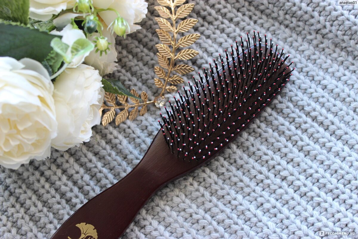 Правильно очищенная и ухоженная расчёска сохранит ваши волосы блестящими и здоровыми