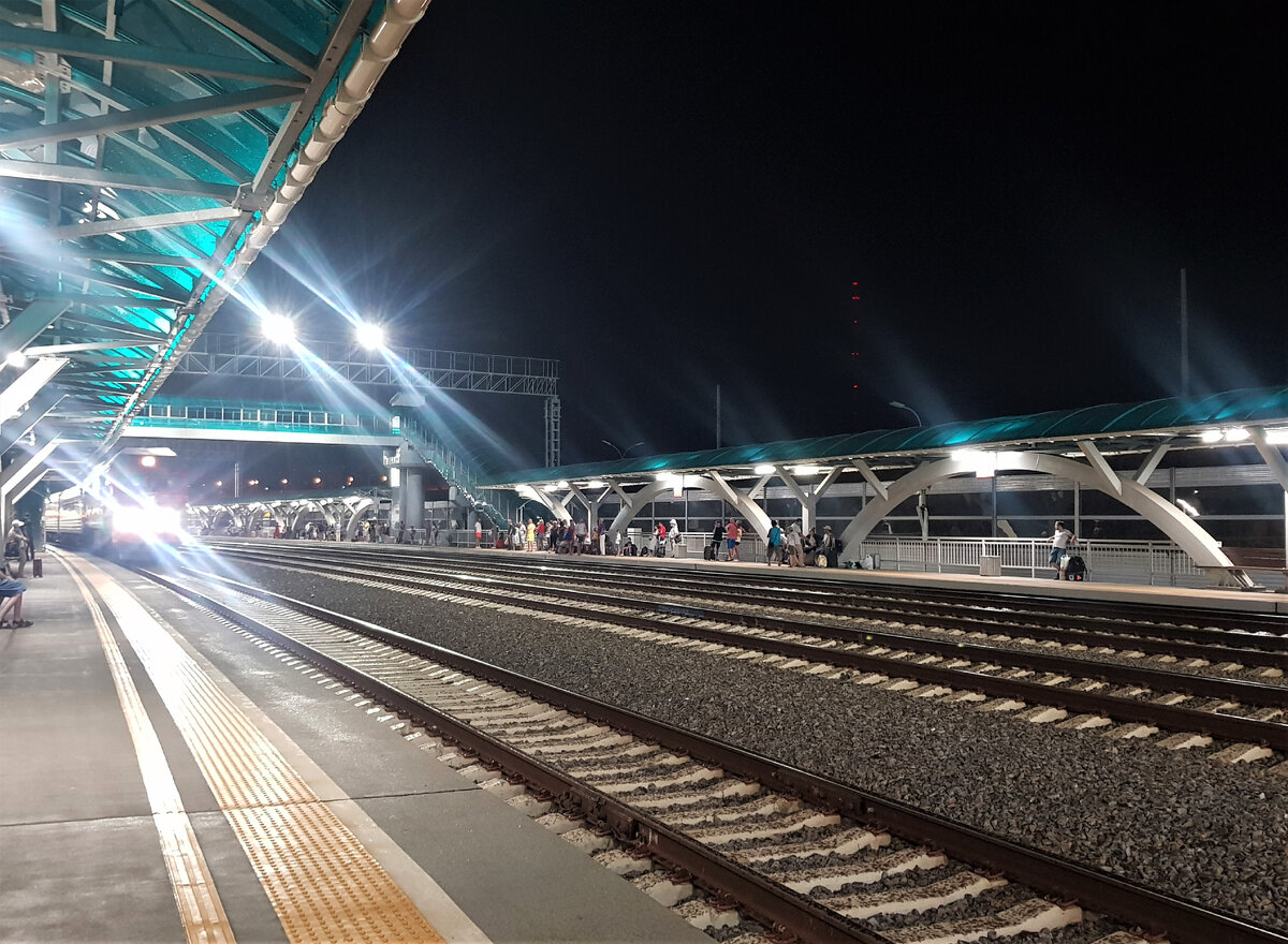 Станция Керчь-Южная Новый парк. Прибытие поезда "Таврия". Фото Анна Карпенко. 