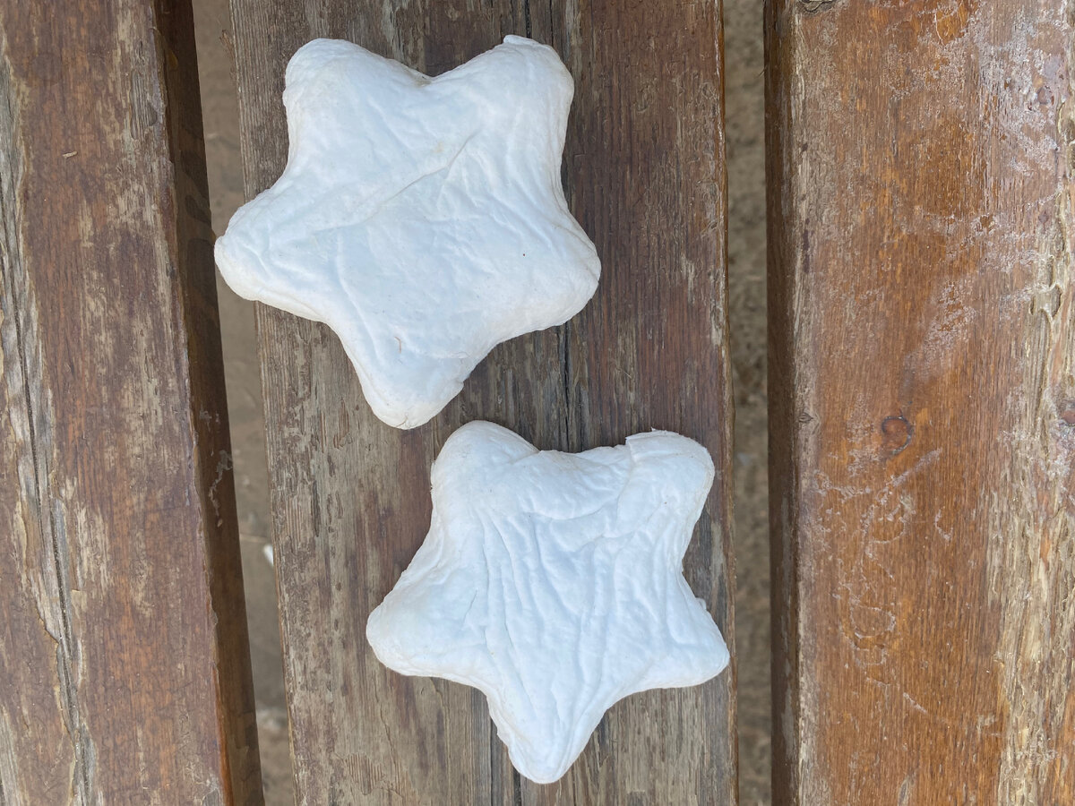 Две половинки заезды из формы (вид снаружи) 