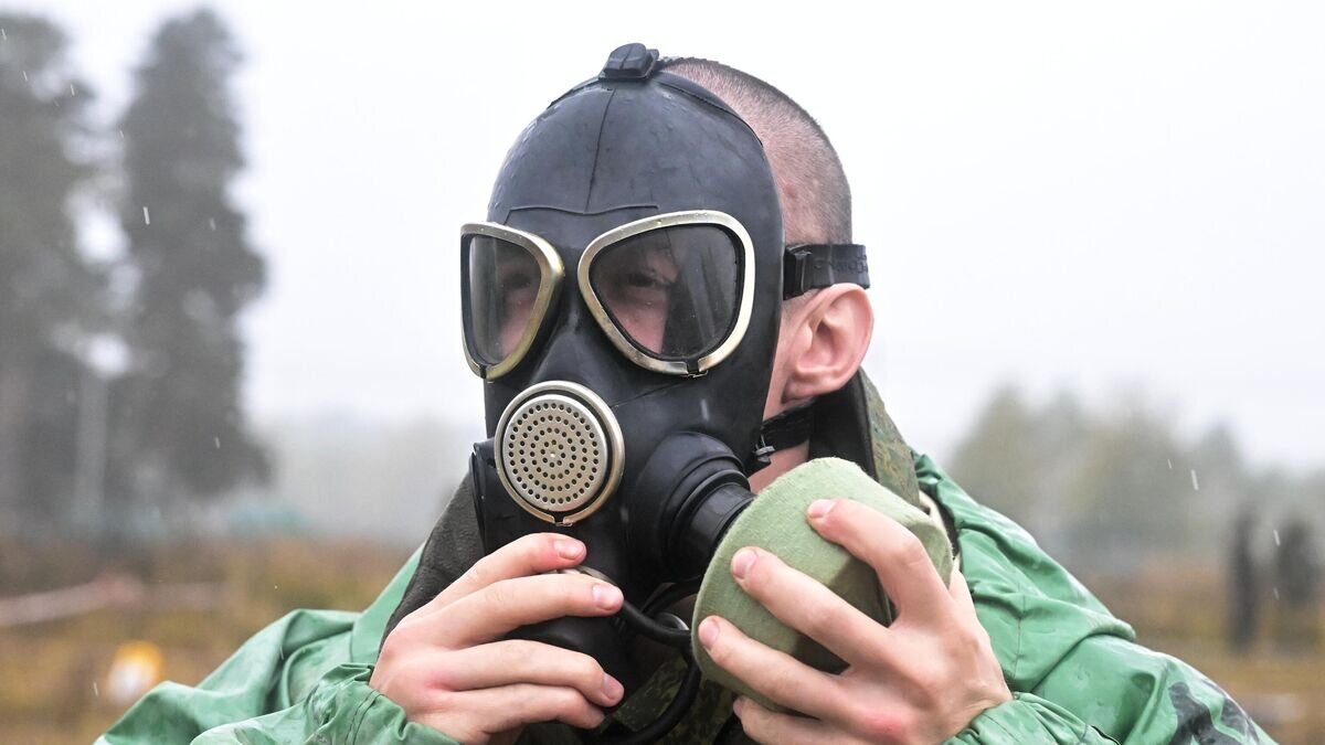    Военнослужащий из числа мобилизованных проходит обучение на военных сборах в Подмосковье© РИА Новости / Илья Питалев