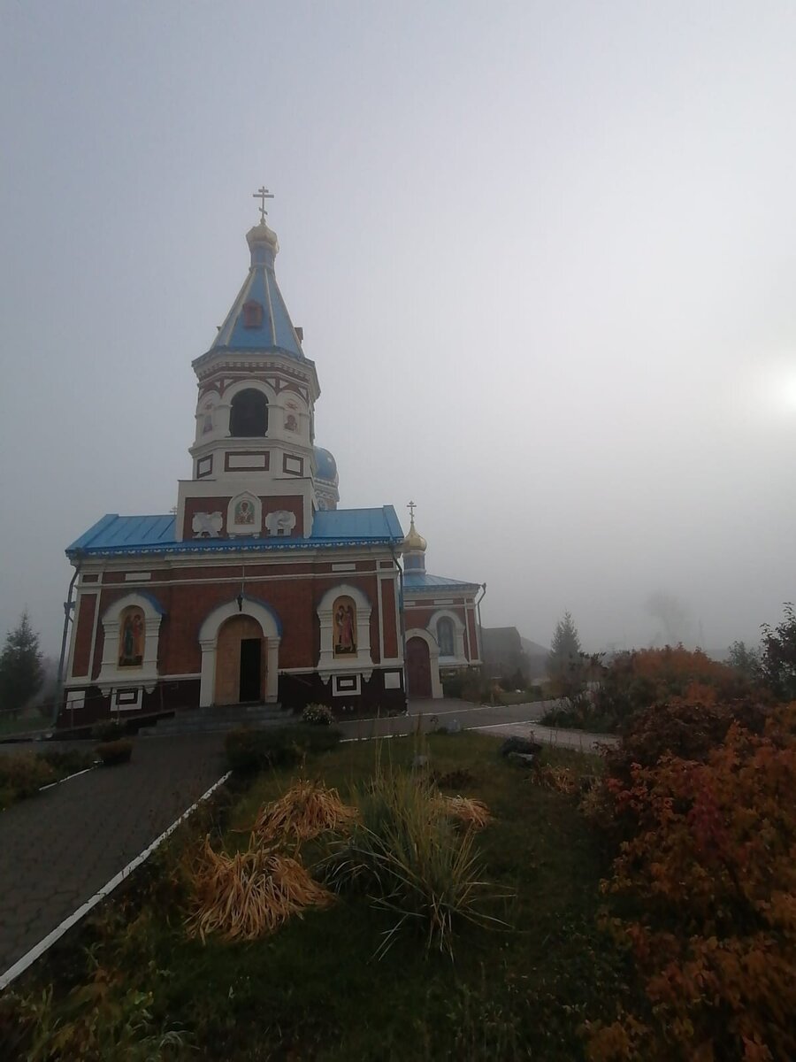 Омская область . Храм Николая Чудотворца в Большекулачье. Фото автора.