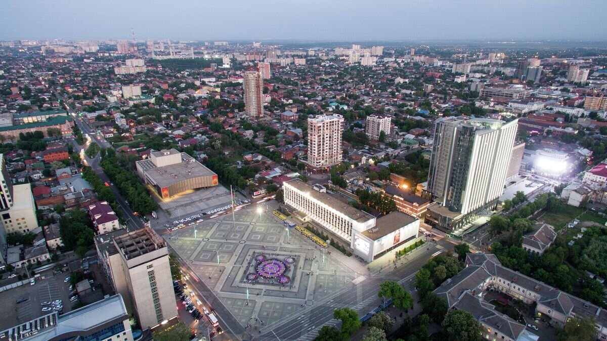    Вид на Театральную площадь Краснодара© РИА Новости / Виталий Тимкив