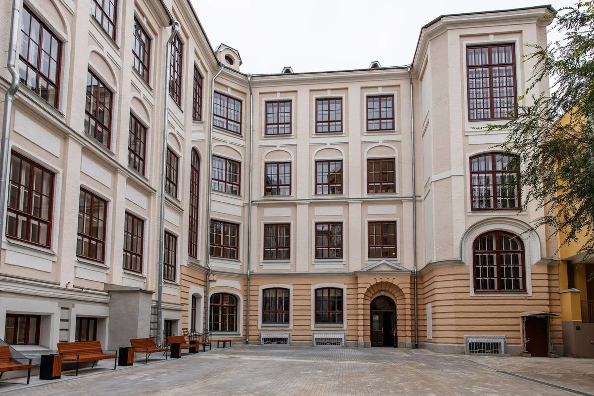 Гимназия староконюшенный переулок. С. Медведниковская гимназия. Медведниковская гимназия. Медведниковская гимназия.