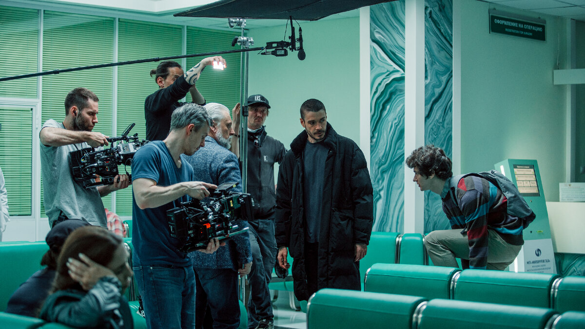 Владислав Тирон на съемочной площадке сериала «Триггер»