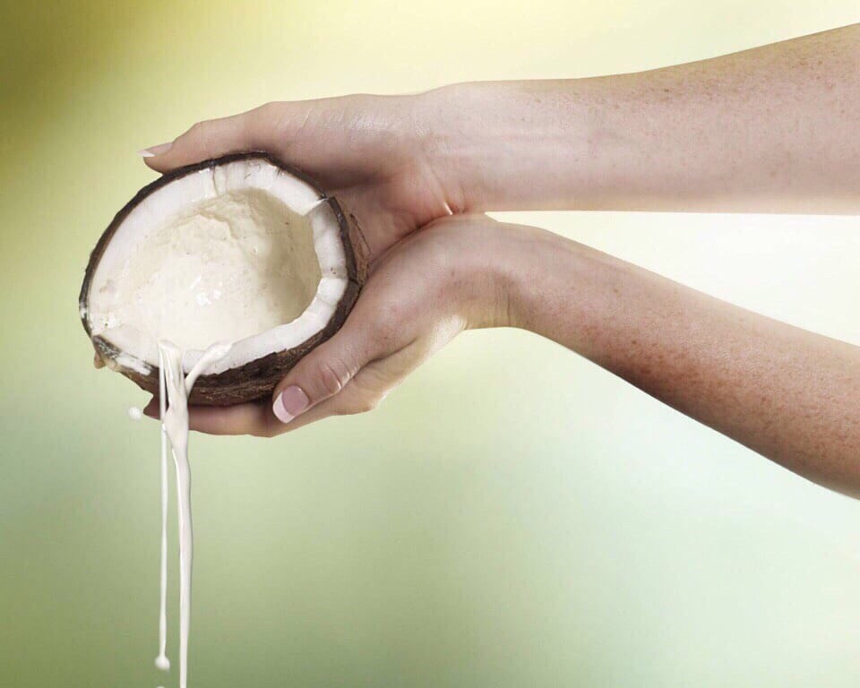 Кокосовое масло – это жир. Причем на 90% оно состоит из насыщенных жиров.
