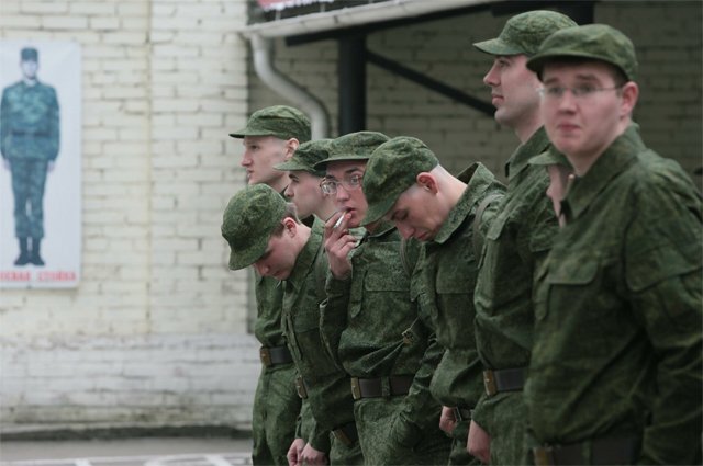    Начнут ли срочники служить 2 года?