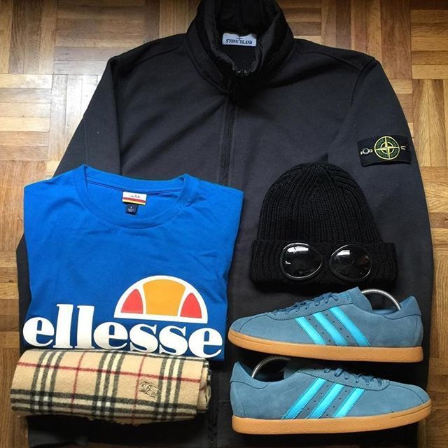 Casuals list. Casual одежда Stone Island. Кэжуал адидас адидас стиль. Адидас стиль ОФФНИКИ. Кэжуал стиль стон Айленд.