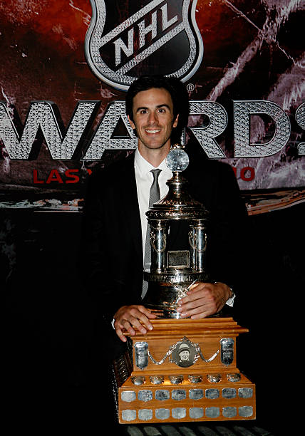 Райан Миллер с "Везина Трофи"