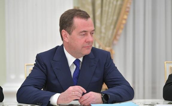    Дмитрий Медведев заявил, что ядерное оружие защитит целостность России