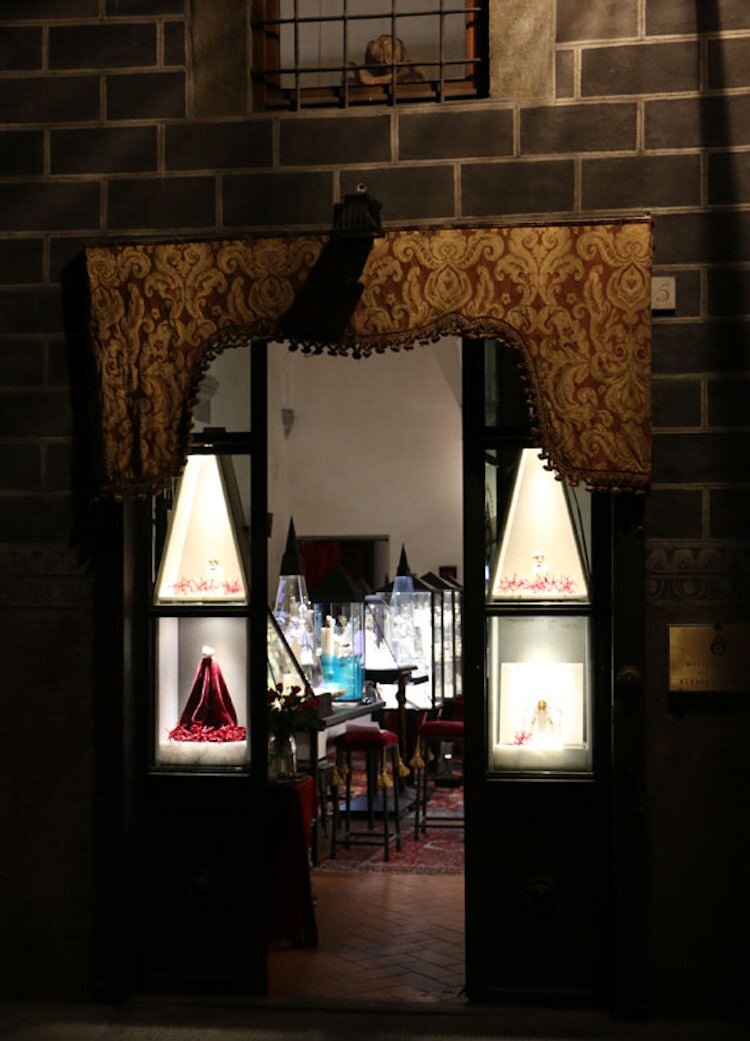 Внешний вид мастерской Алессандро Дари на Виа Сан-Никколо.