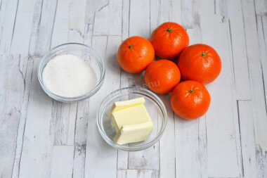 Как сделать пирог с мандаринами? Для начала подготовьте сами мандарины. Мандарины выбирайте сладкие, сочные и душистые. Желательно не очень крупные. Очень важно, чтобы кожица плотно прилегала к мякоти.