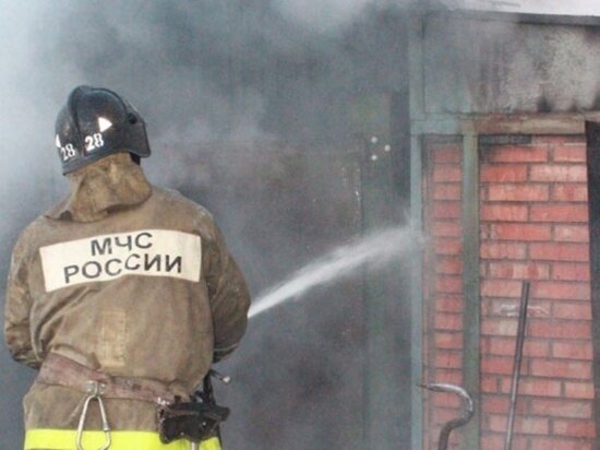    Житель частного дома отравился дымом при пожаре в Хабаровске. ФОТО: ГУ МЧС по Хабаровскому краю